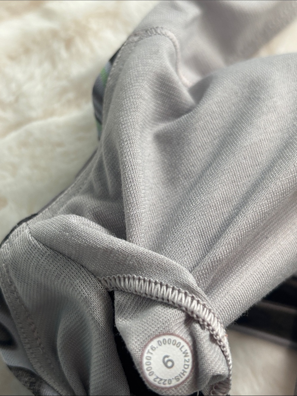 Lululemon Women's Gray & Green marble Strappy Sports Bra sz:6 - Picture 3 of 4